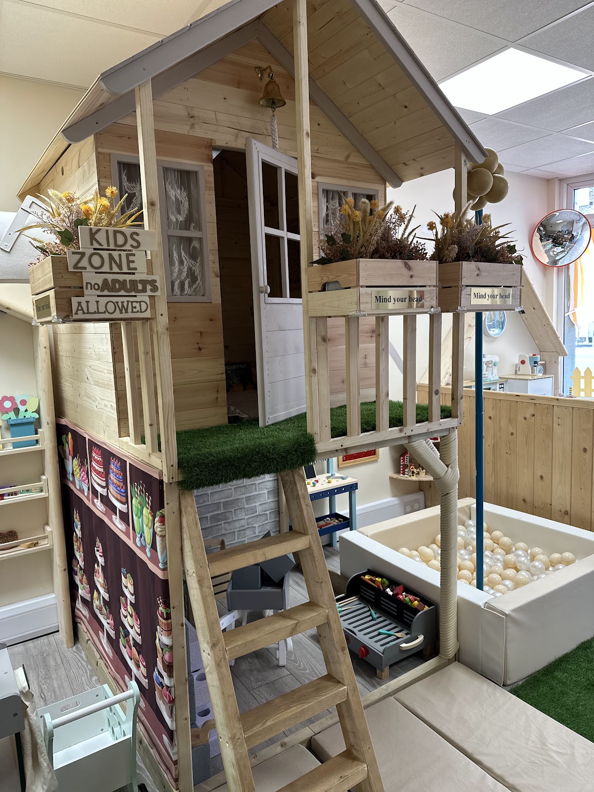 Cosy Village Play Cafe - Photo 2