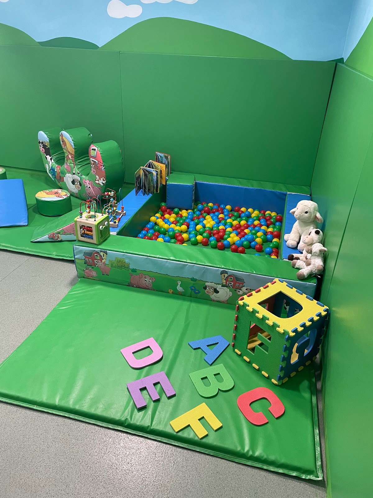 The Barnyard Soft Play - Photo 1